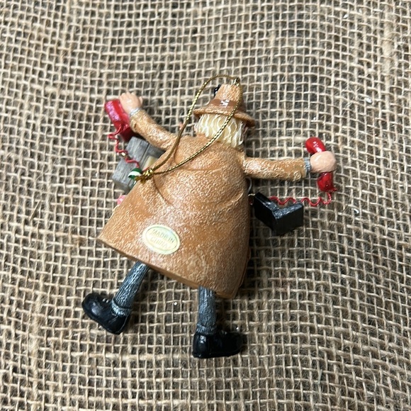 Busy office Santa ornament - Picture 3 of 4